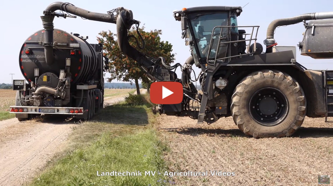 Agrarlohn Müritz beim ausbringen von Gülle mit einem Claas Xerion 4000