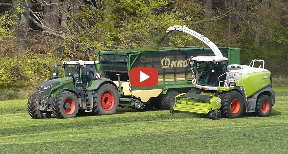 Startschuss für Grasernte 2022 Gras häckseln mit einem Claas