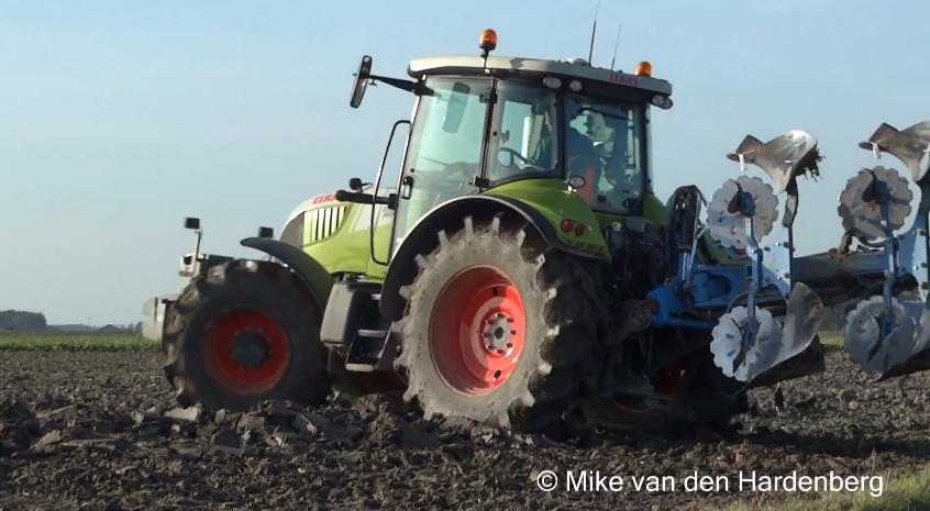 Steyr Profi Und C Claas Arion Im Flevopolder Mike Van Den